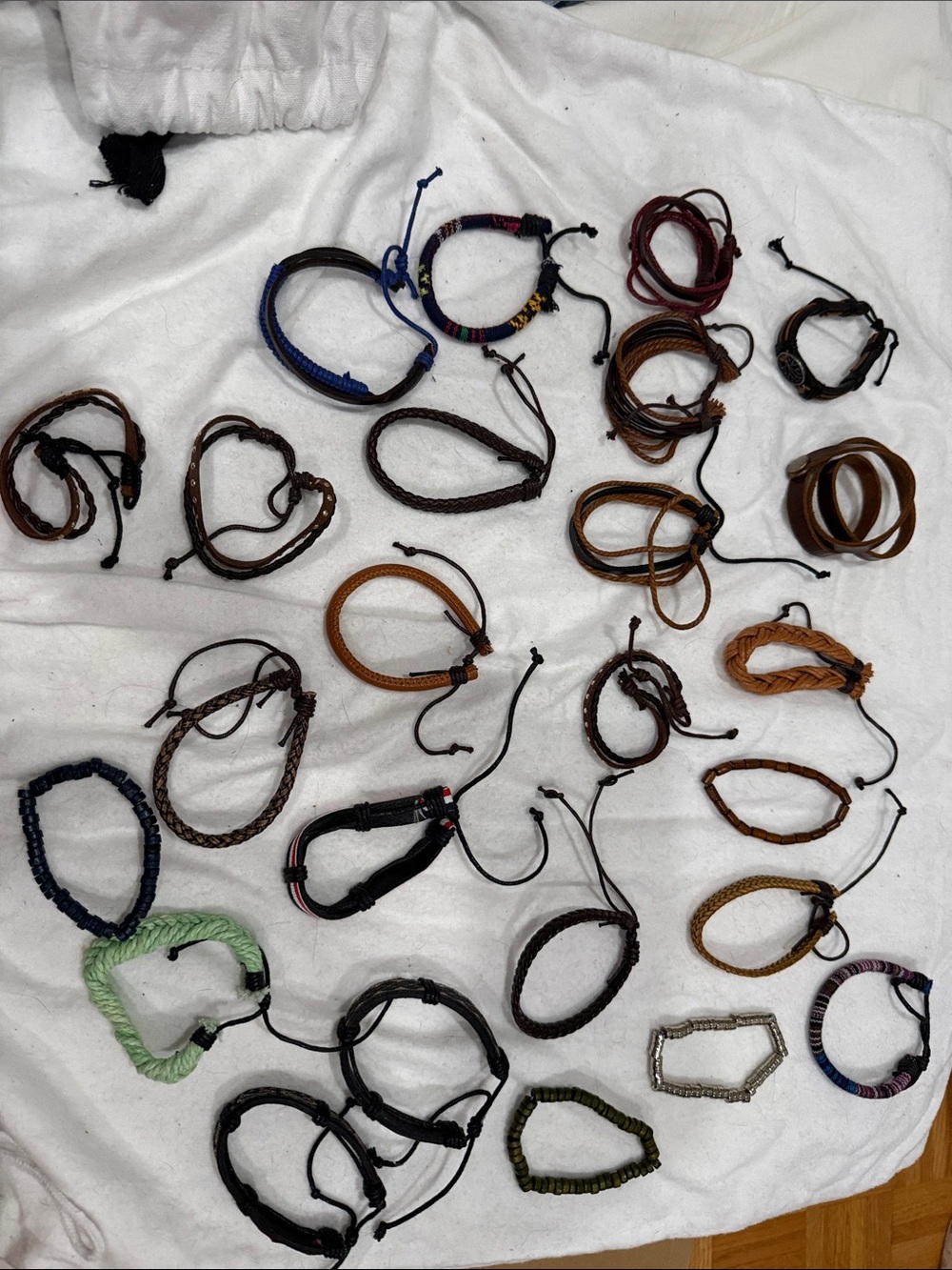 Women’s and Mans  26 Bracelets Brown, Black, Blue, Green leather each 5$all $50